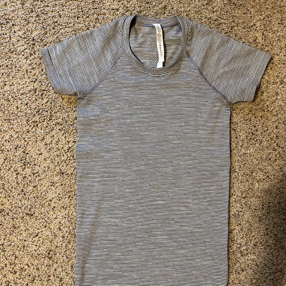 Swiftly Tech Short-Sleeve Shirt